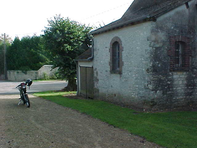 211 - LA CHAPELLE-SAINT-SULPICE, PEU AVANT PROVINS.jpg